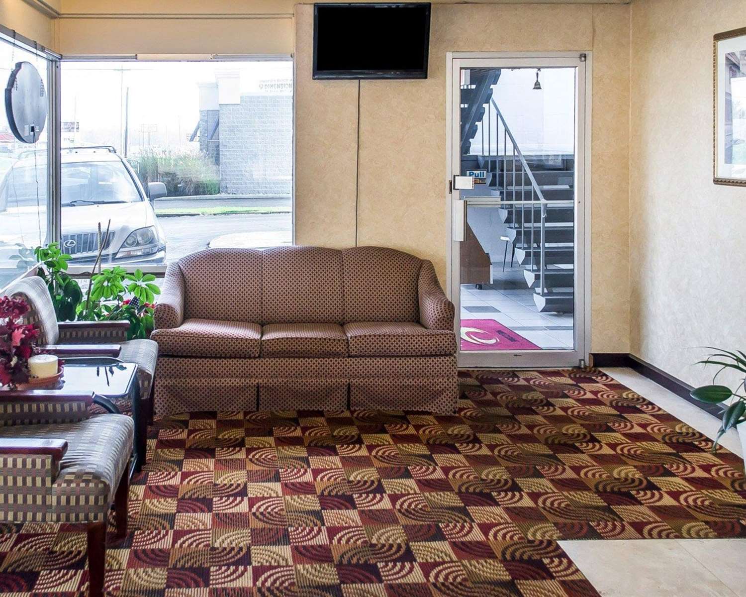 Economy Inn and Suites Warren 18/28