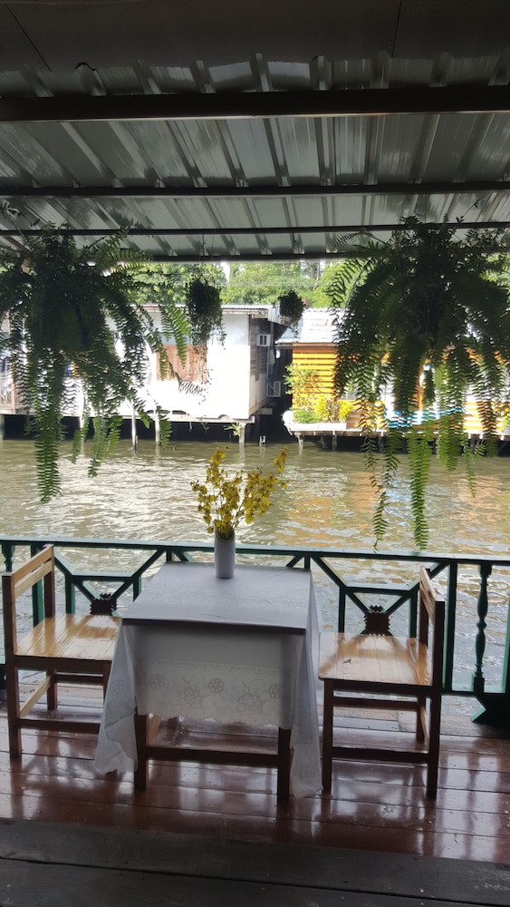 BANG LUANG HOUSE BANGKOK 55/70