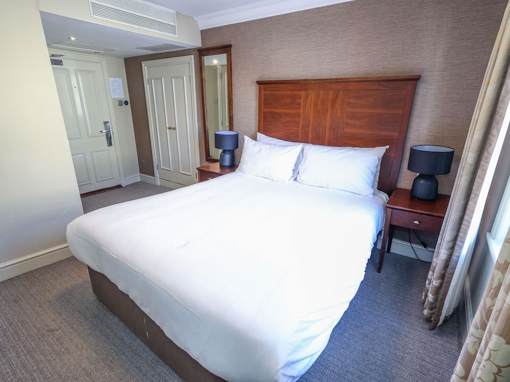 Mercure Salisbury White Hart Hotel 20/71