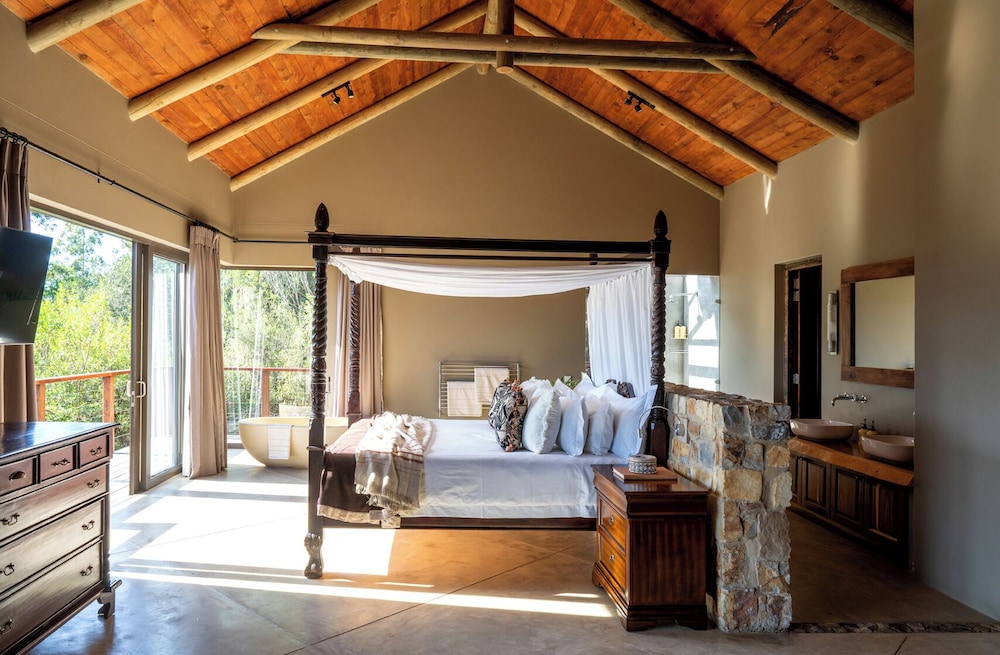 Tamodi Lodge and Stables 16/50