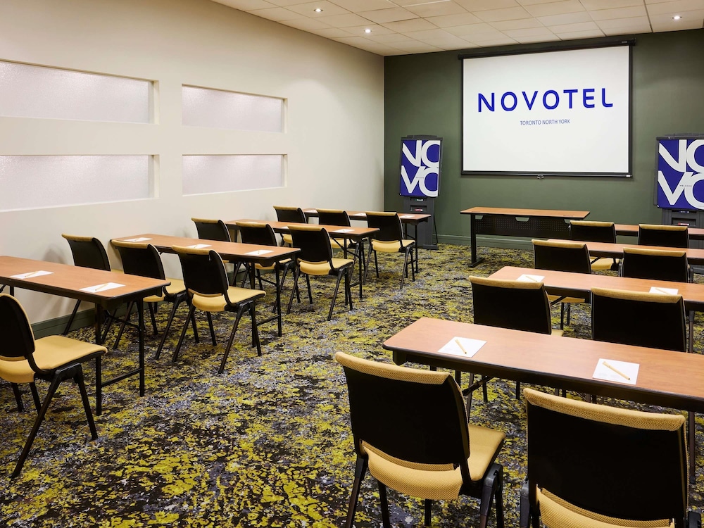 Novotel Toronto North York 68/72