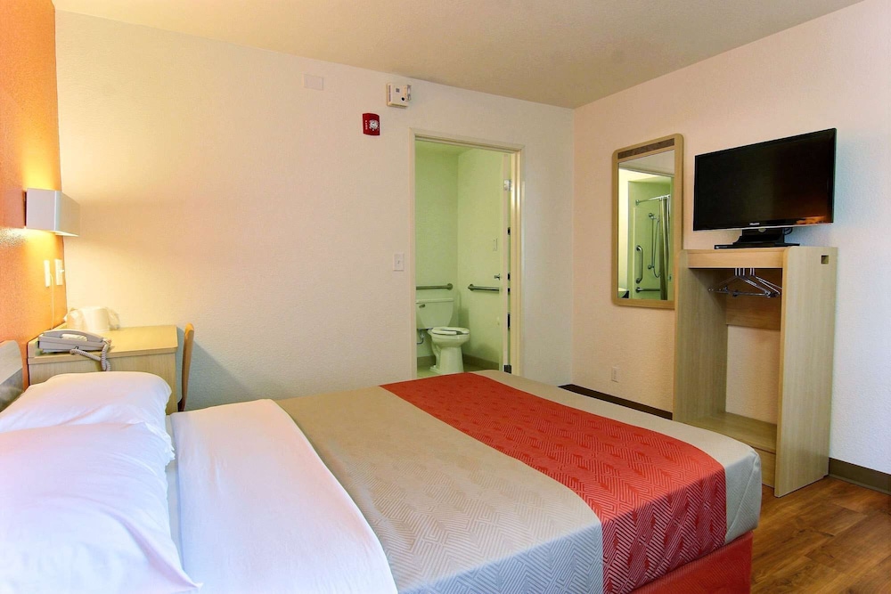 Motel6 Kingsville, TX 18/39