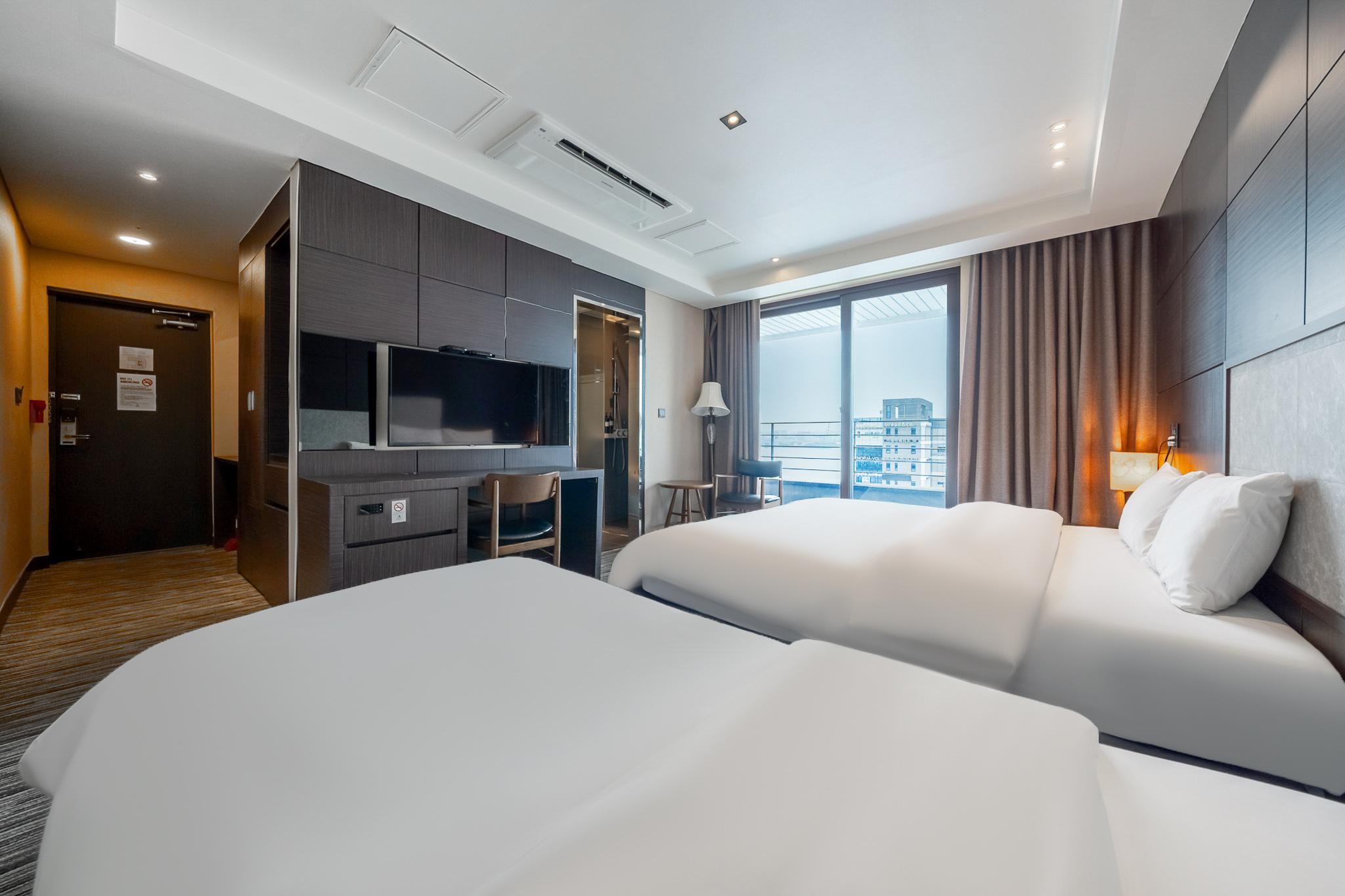 Stellar Hotel Yeongjong 35/50