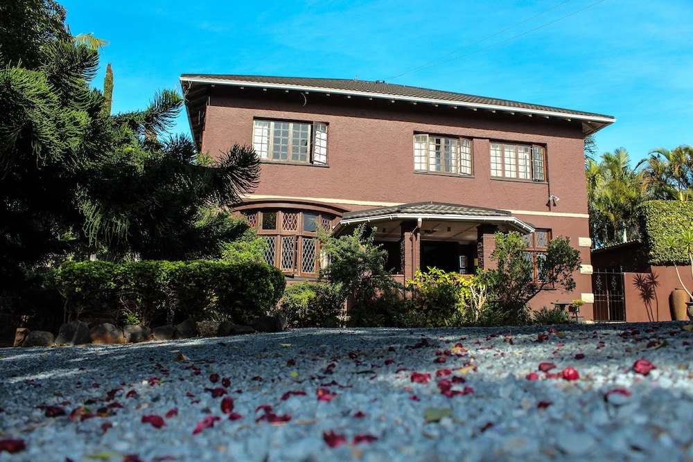 Palm Tree Manor 3/47