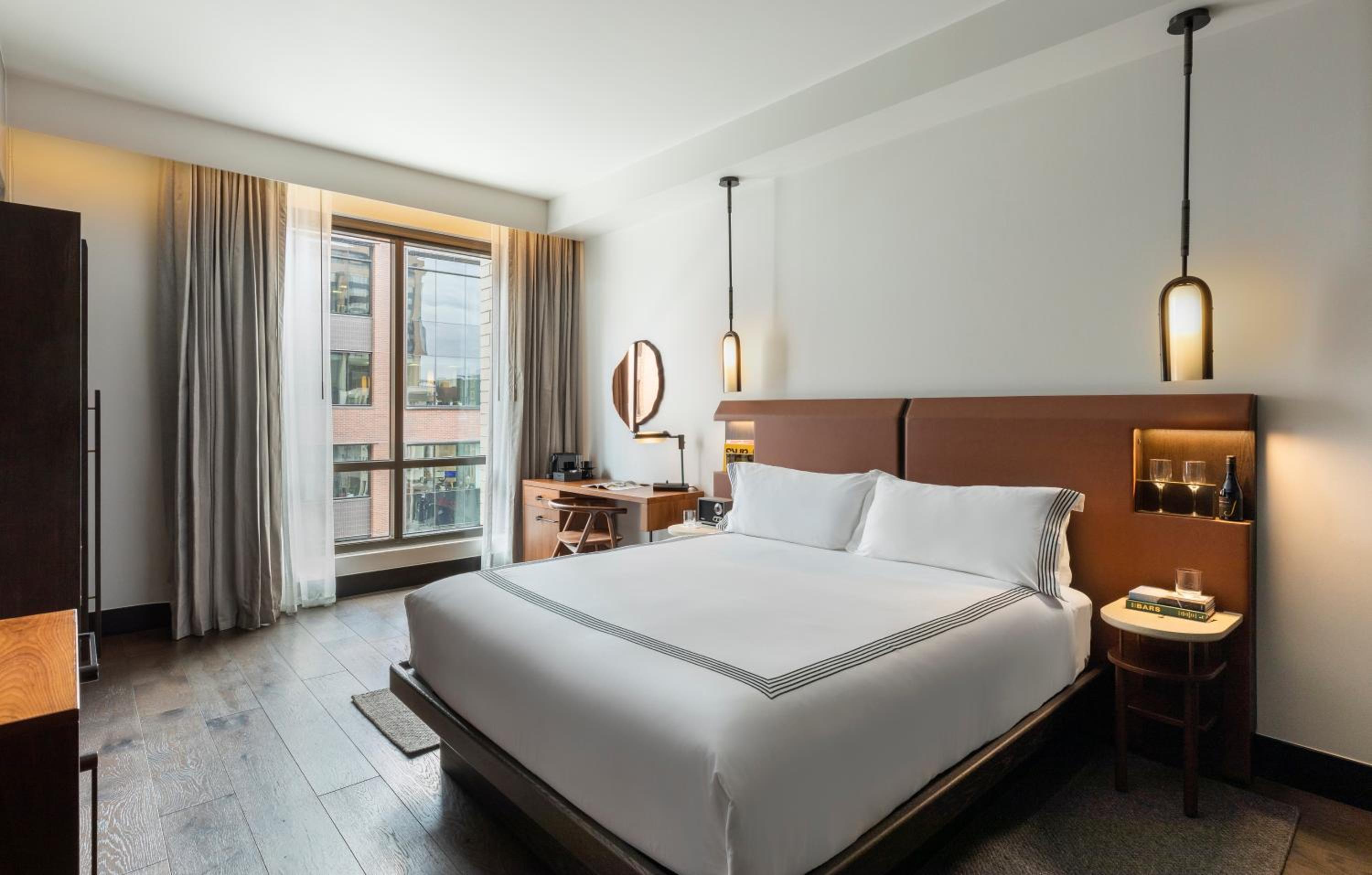 Skyline, Suite