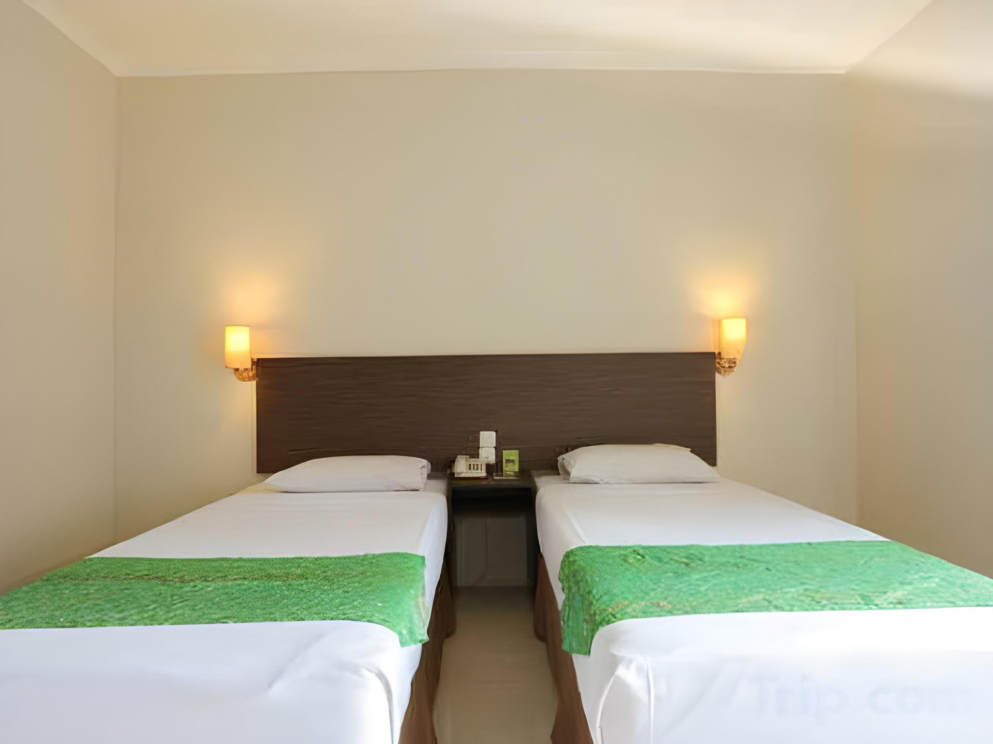 Hotel Artha Kencana 12/36