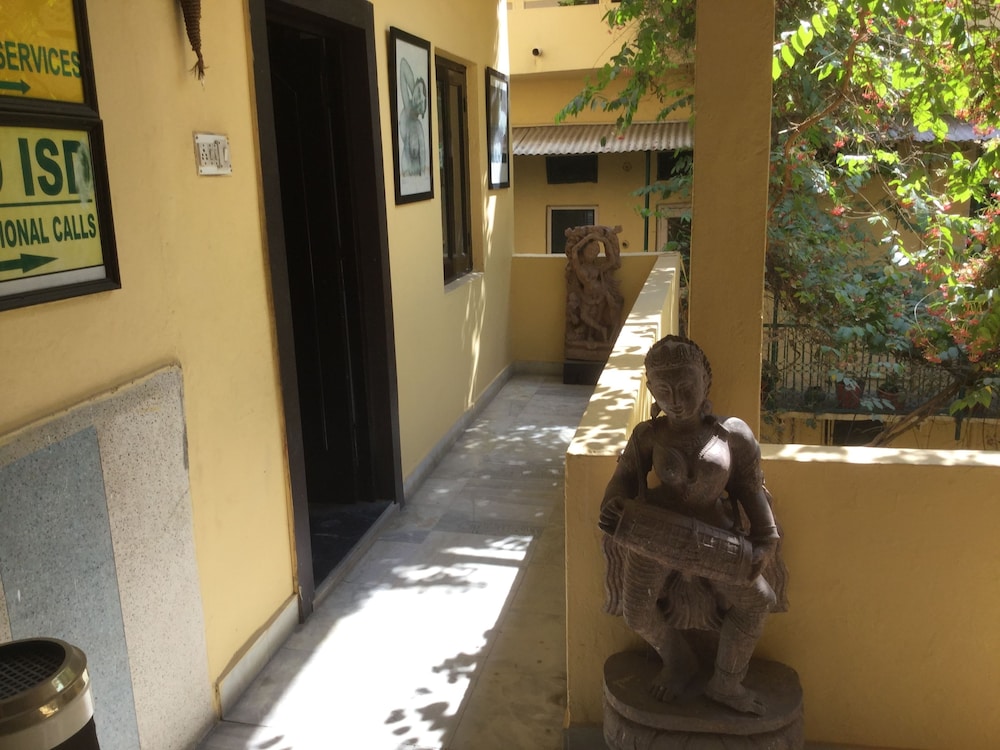 Mewar Inn 29/49