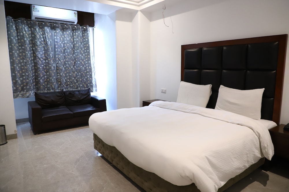 Lavanya Motel 19/51