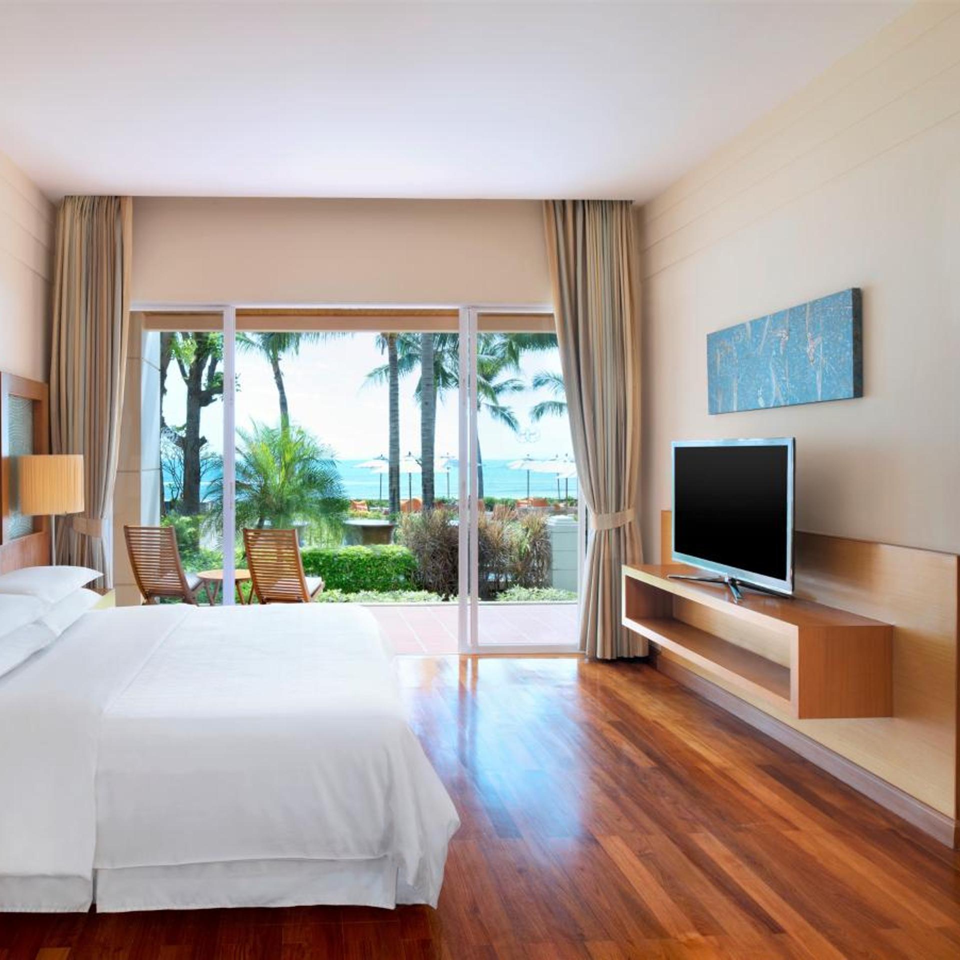 Guest Room, King Bed, Ocean Front