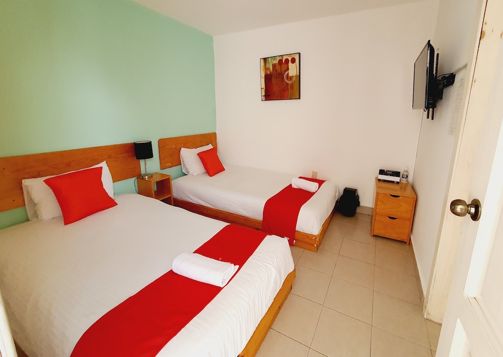 Hotel Dulce Luna 4/23