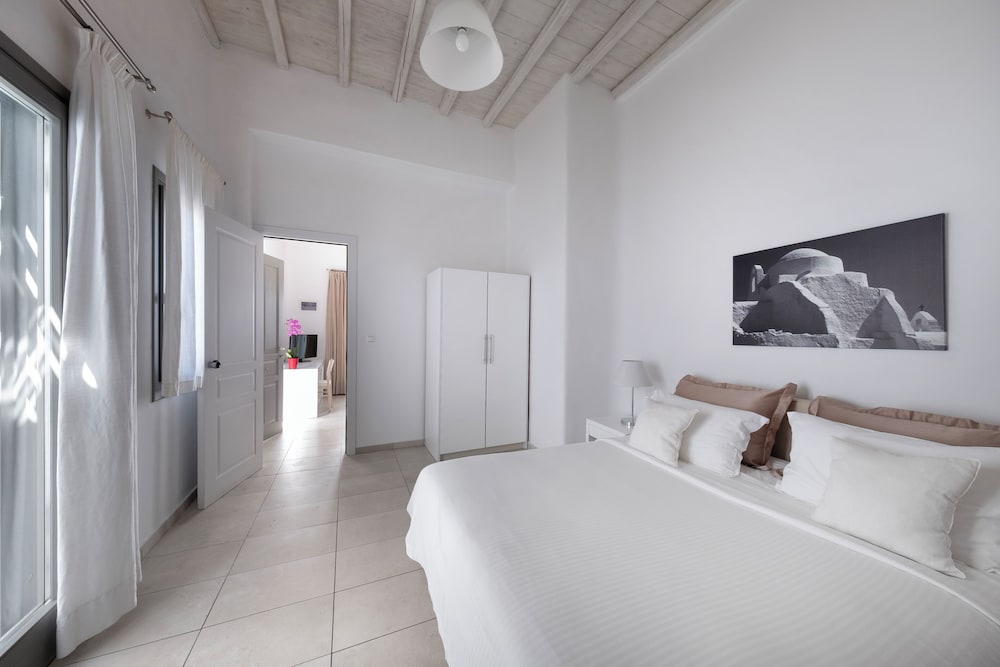 2 BEDROOMS, SUITE, PARTIAL SEA VIEW, PRIVATE POOL