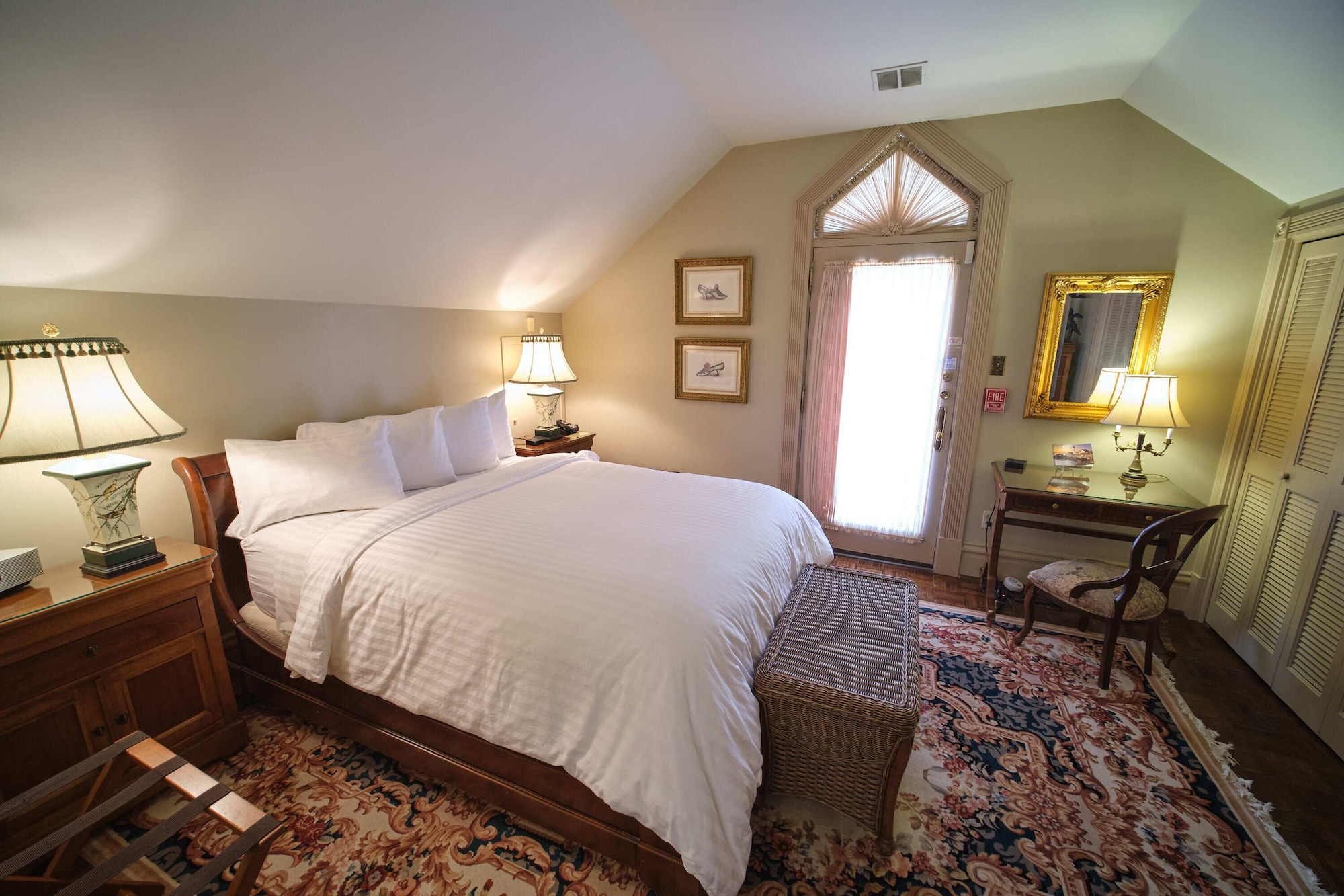 NORTHERN, SUITE