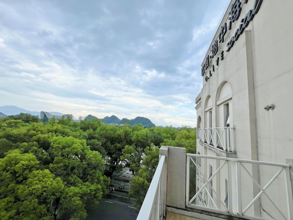 Guilin O-LIVE Social Hotel 3/50