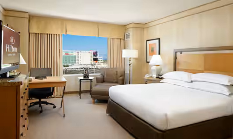 Room, King Bed, City View
