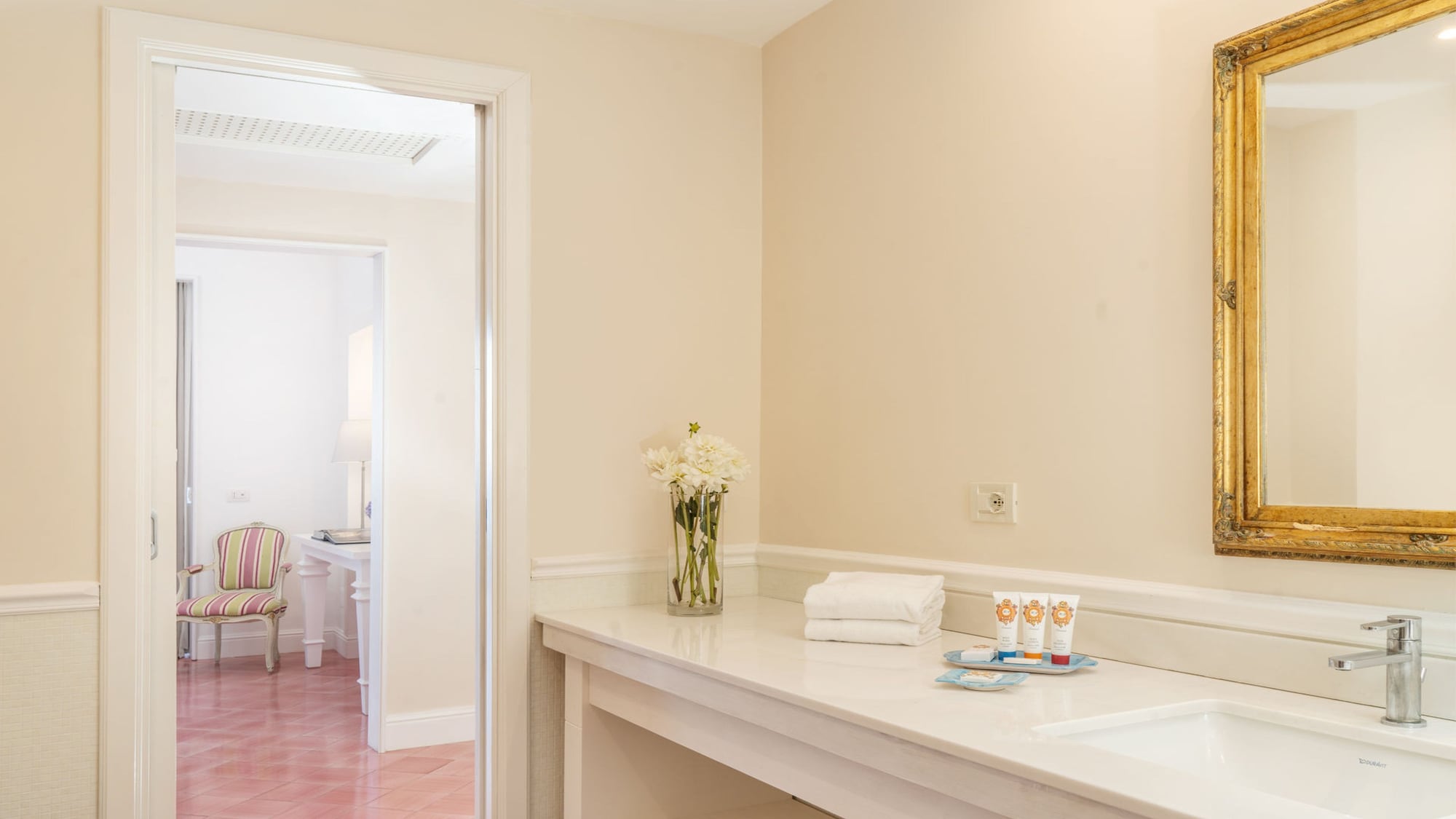 جناح إليت بسرير كينج بإطلالة على البحر بجاكوزي، Hotel Belair 5/7