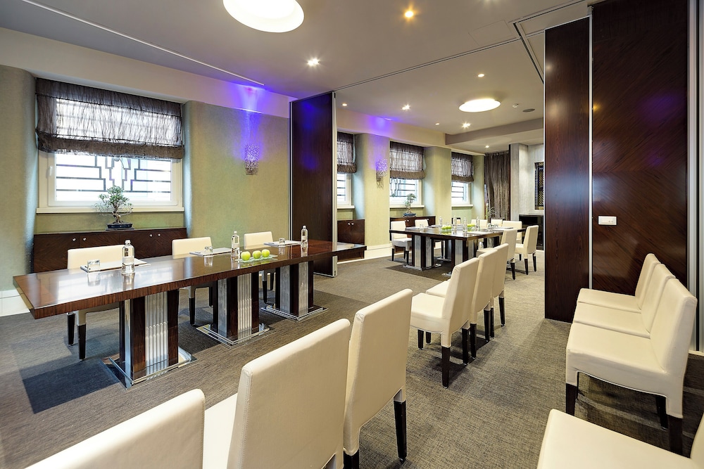 Melia Genova 40/50