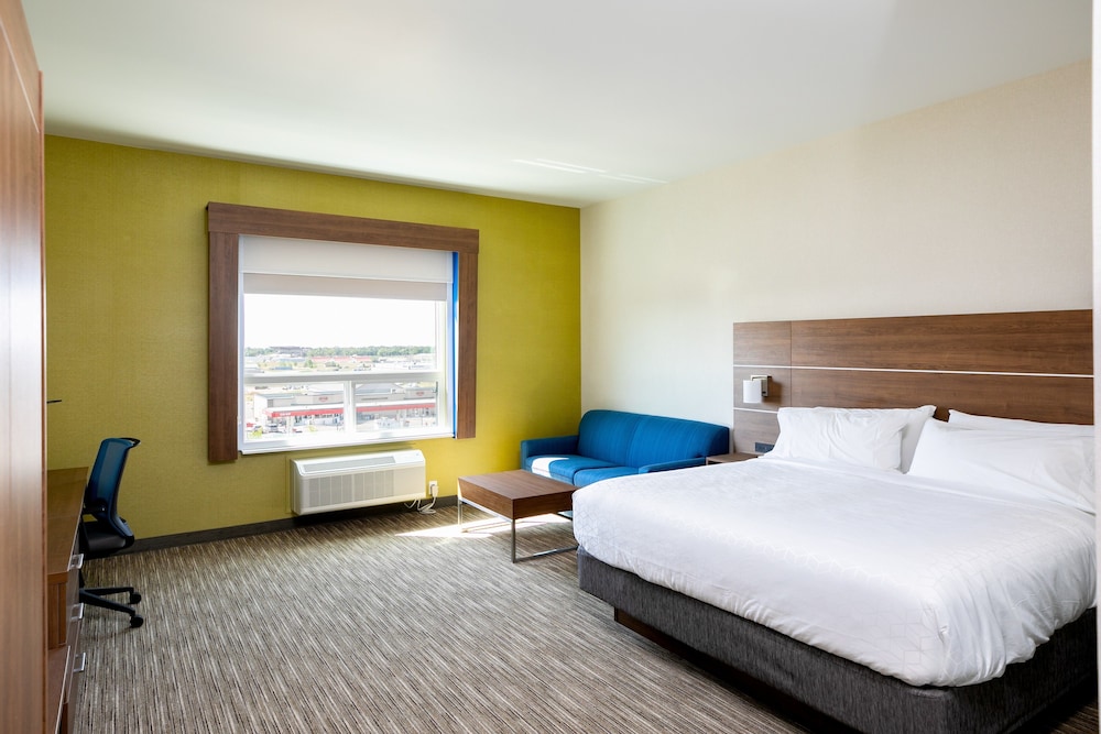Holiday Inn Express Lethbridge Southeast 23/72