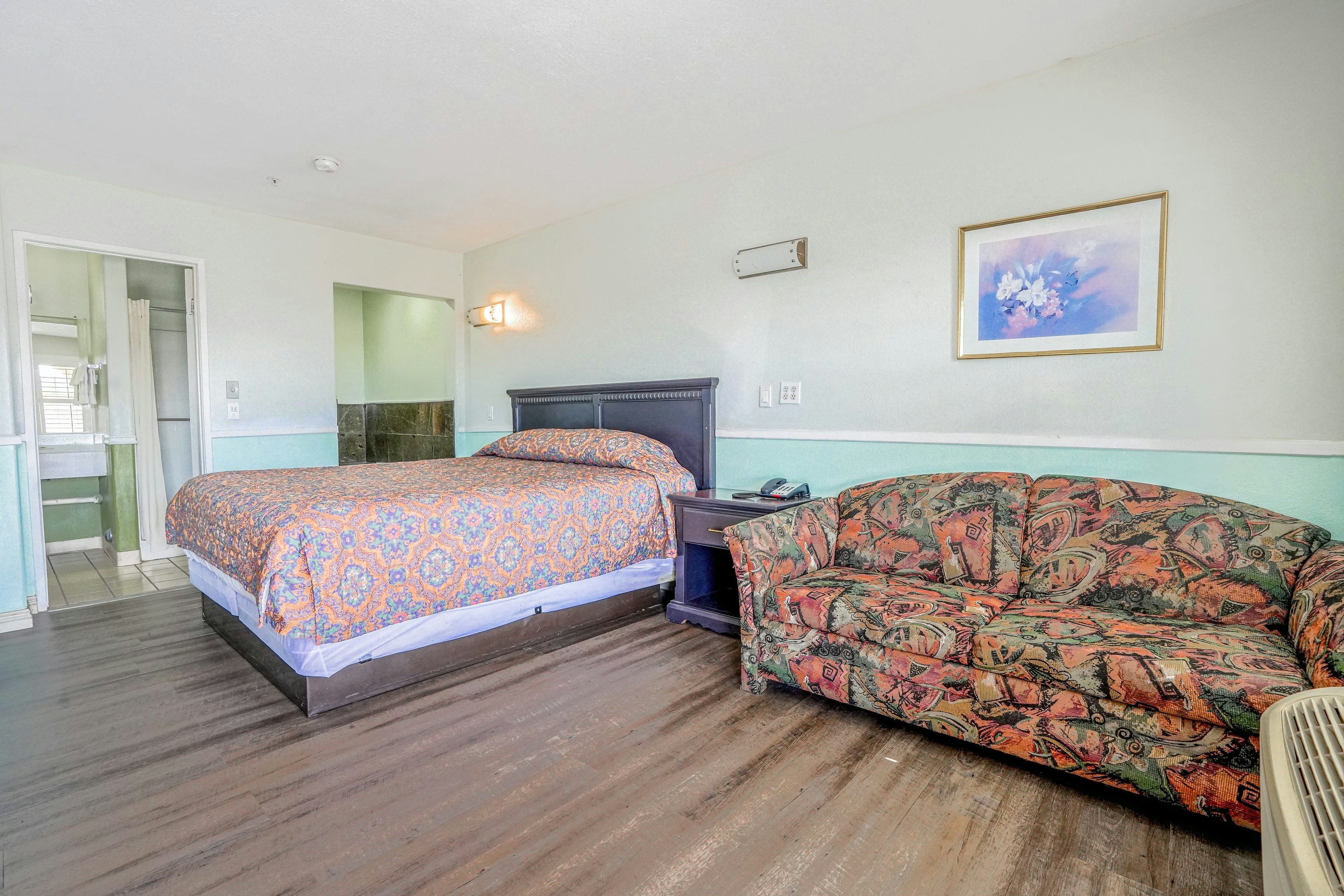 OYO Day And Night Inn 13/27