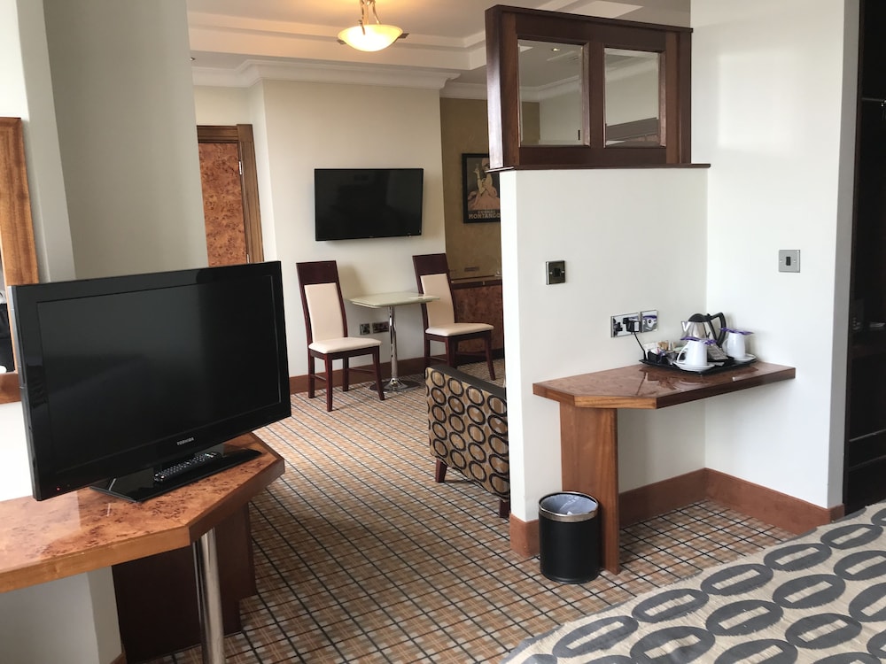 Pier Hotel 31/50