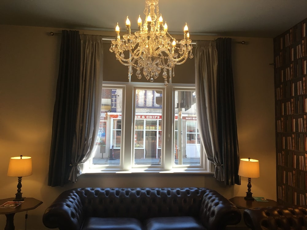 The Royal Hotel Crewe, A BRILLIANT Collection, Powered by OYO 33/47