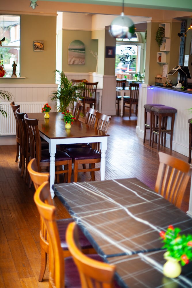 Pine Lodge Hotel & Restaurant Mansfield 38/48