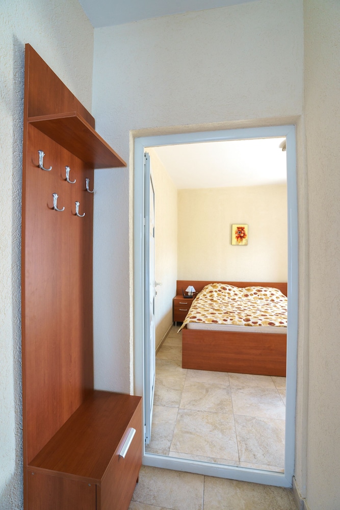 Apartments Lora 6/50