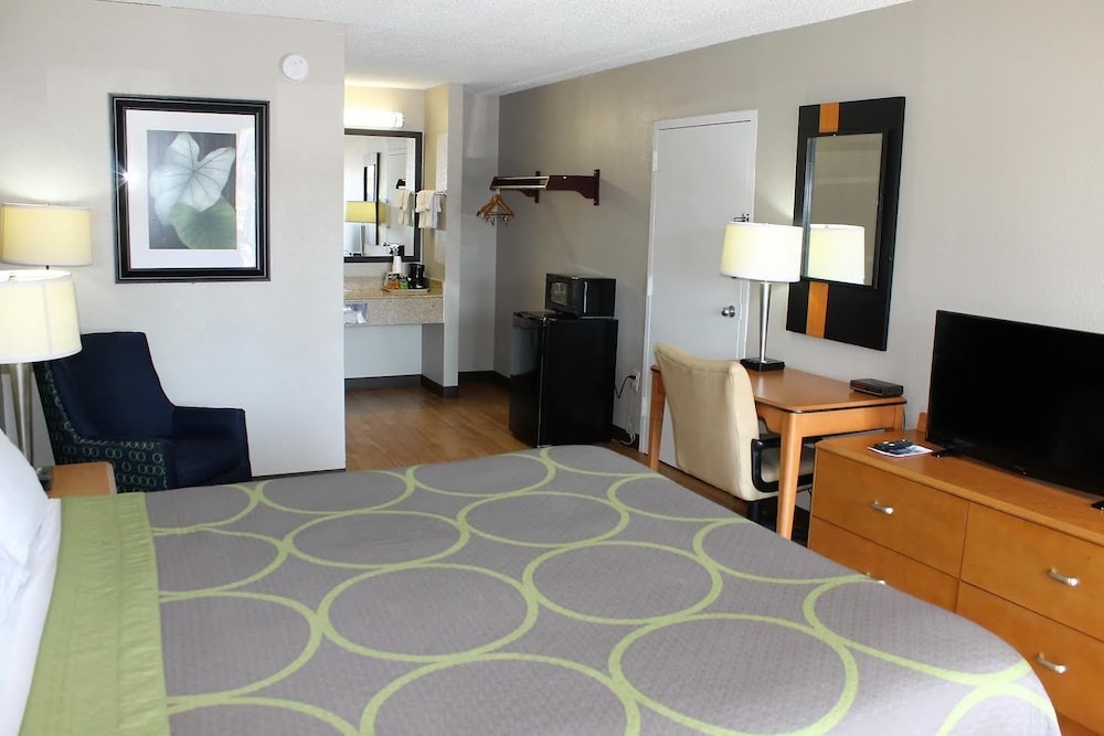 Super 8 By Wyndham Fredericksburg 16/28
