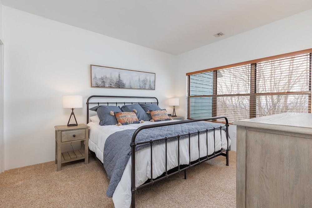 4 Bedrooms, Condo, Premier, Villa, King Bed, 3 Queen Beds