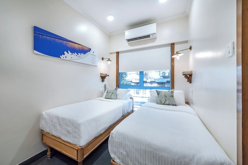 Hotel Kemps Corner 11/42