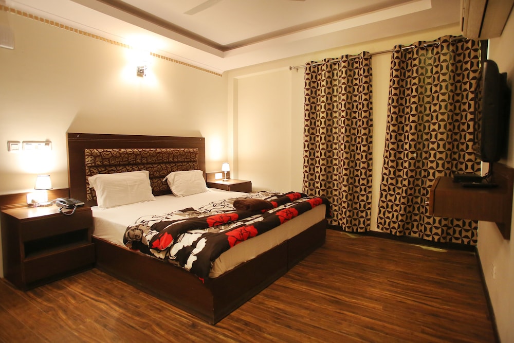 Super, Deluxe, Double Bed
