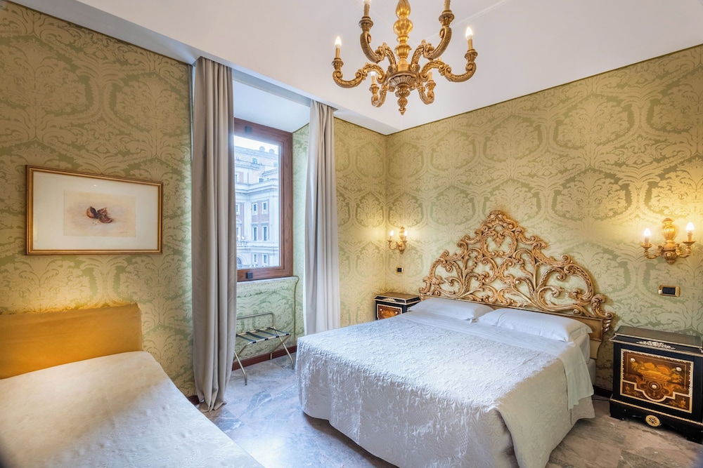 ROOM, DOUBLE BED, WITH EXTRA BED