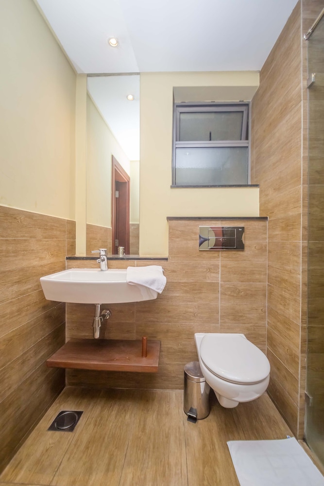 Taarifa Suites 47/50