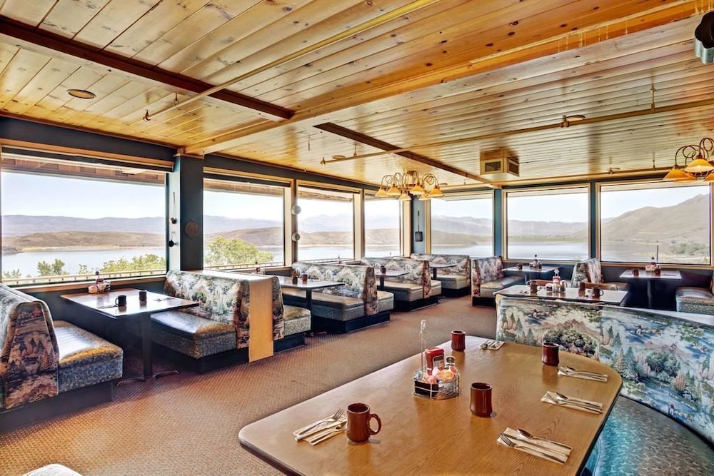 Topaz Lodge 38/58