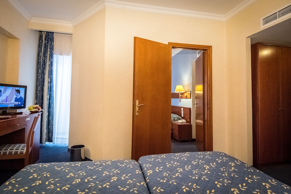 Palatino Hotel 56/83