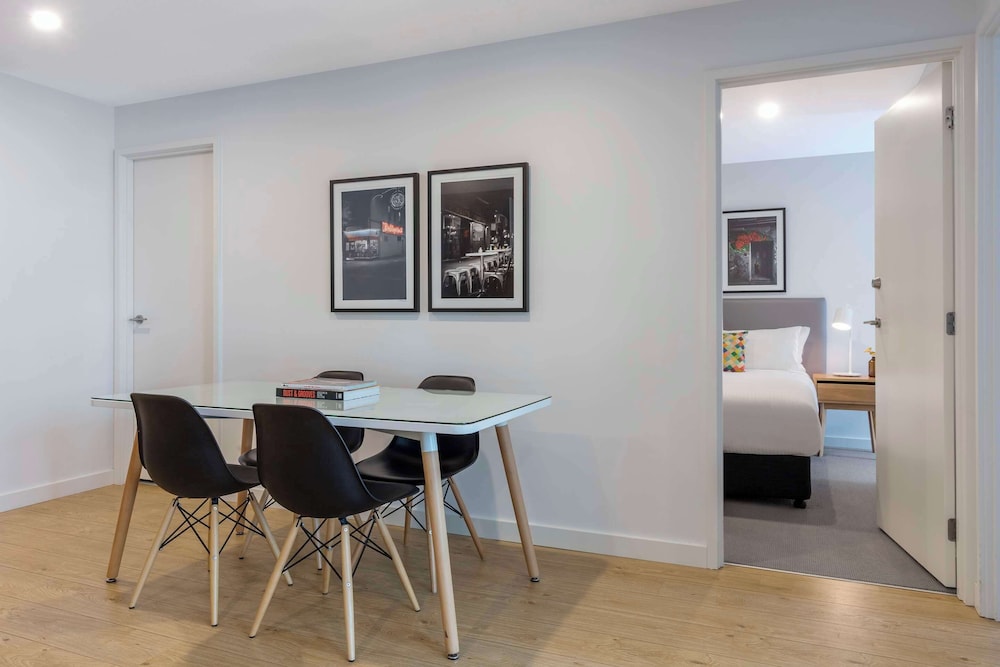 Oaks Melbourne Southbank Suites 33/47