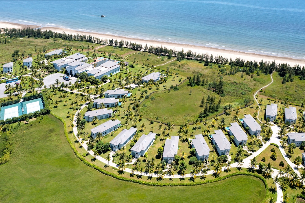 Melia Vinpearl Cua Sot Beach Resort 43/56