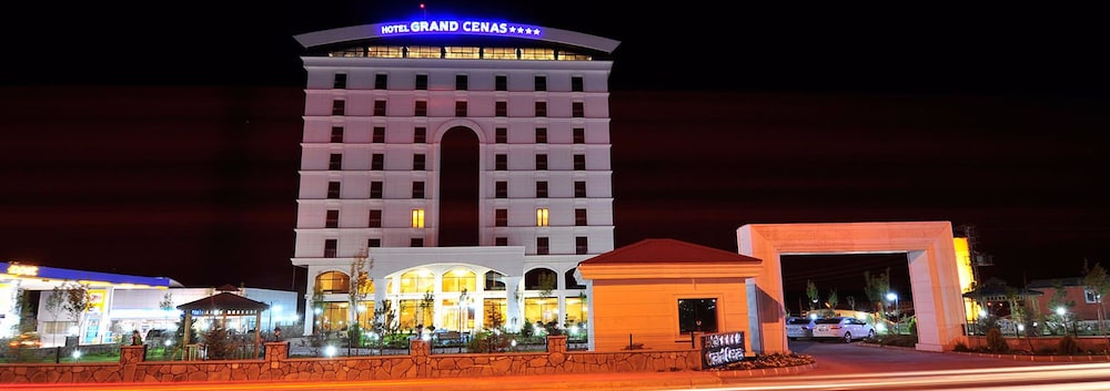GRAND CENAS HOTEL 2/20