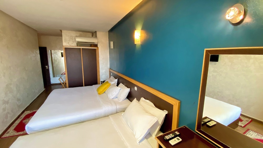 Hotel Belle Vue 4/23