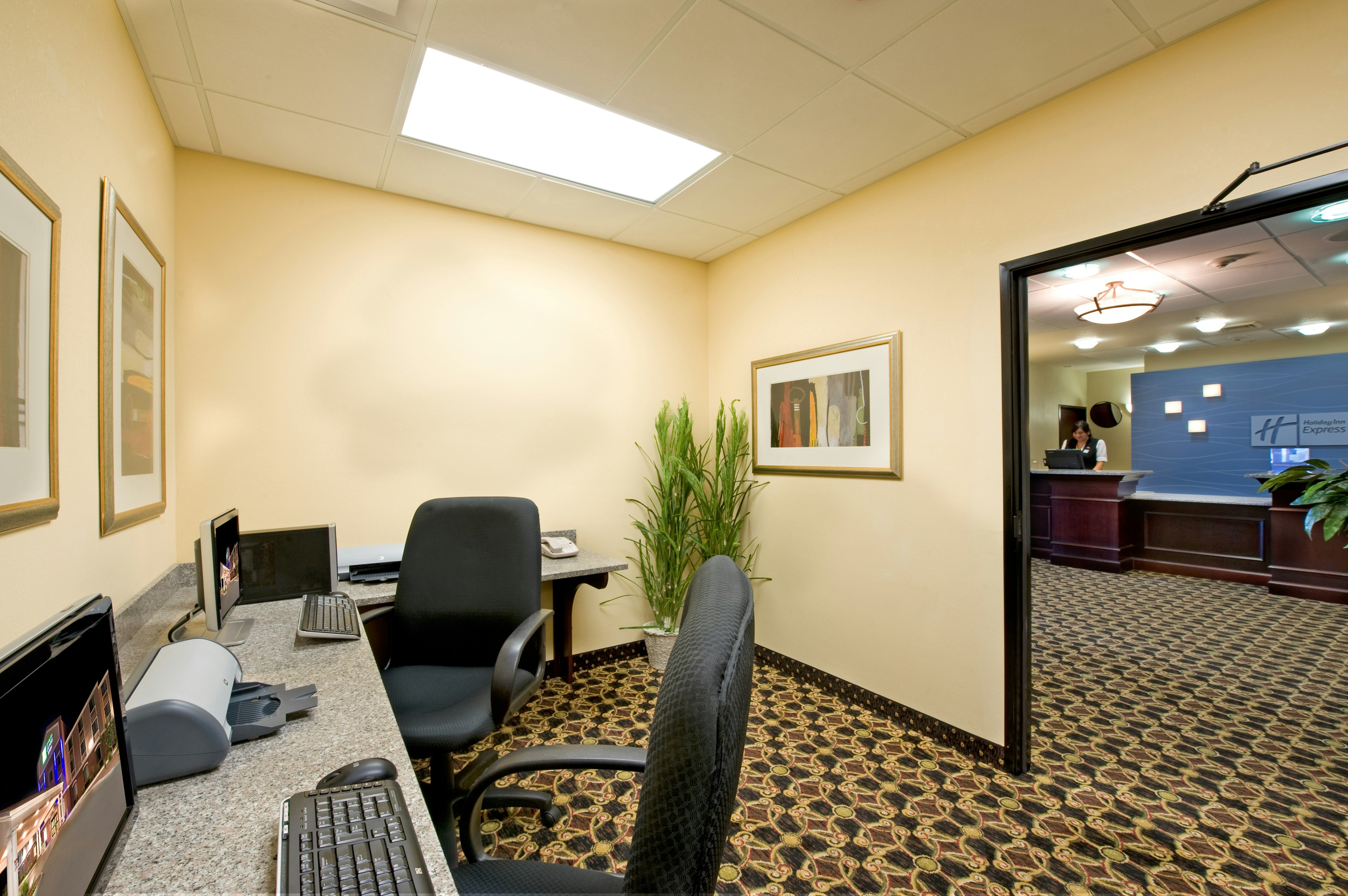 Holiday Inn Express Hotel Suites Willcox 47/53