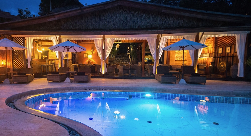 Beyond the Blue Horizon Villa Resort 48/73