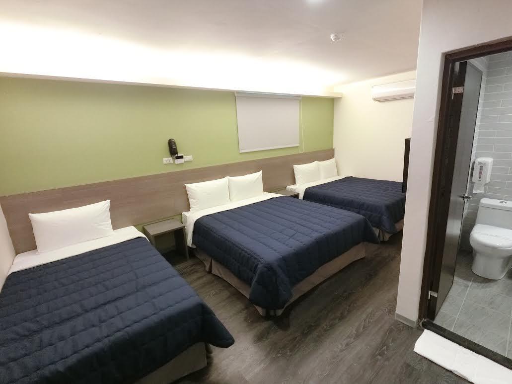 Family, 2 Double Beds, No Window