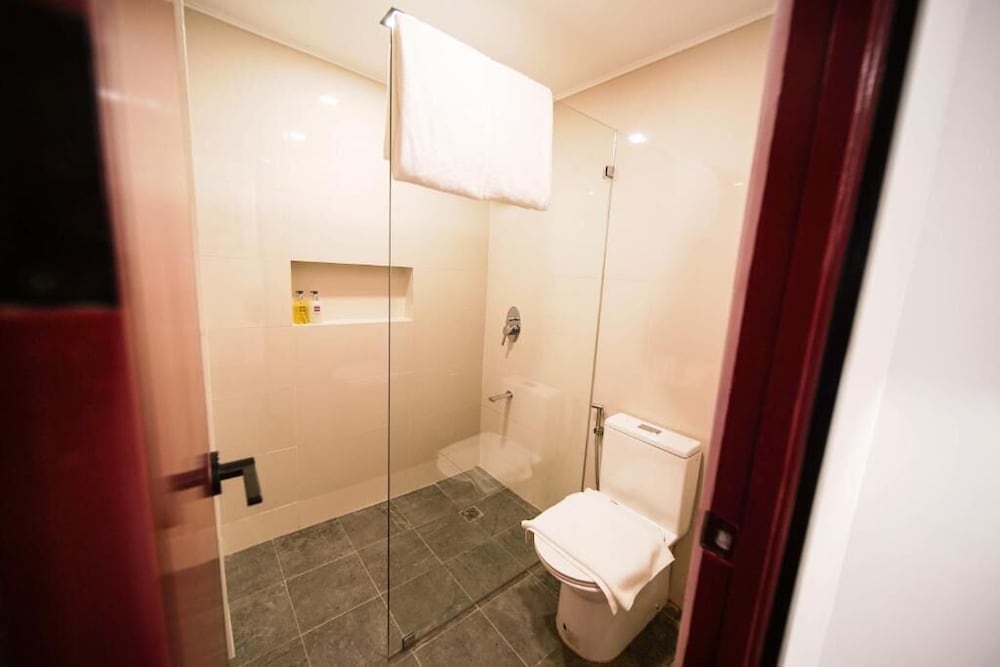 Unwnd Boutique Hotel Makati 59/63