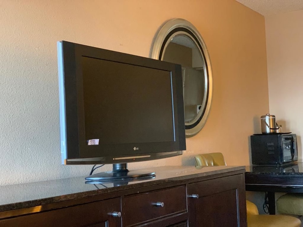 Calipatria Inn and Suites 15/22