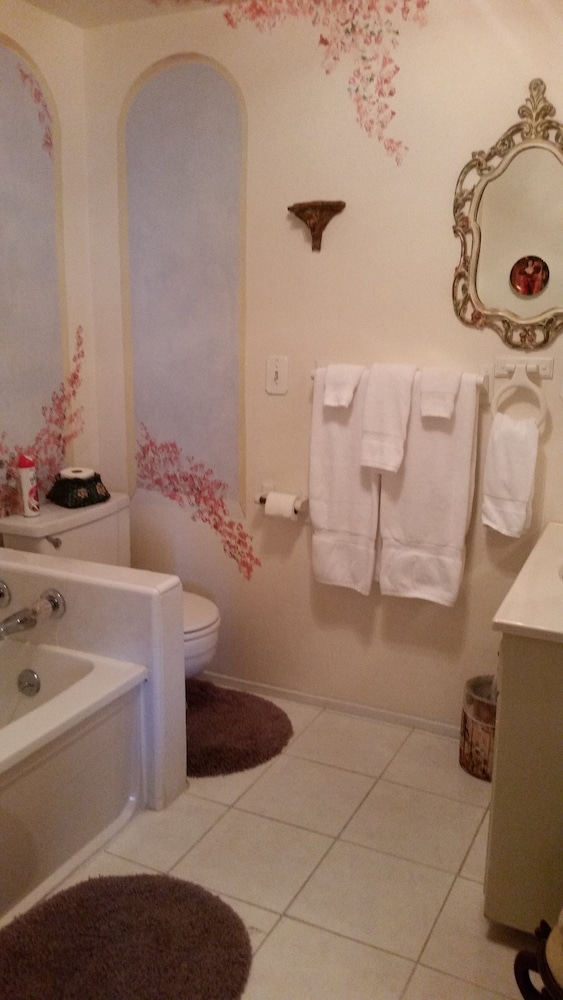 Plantation Bed & Breakfast 49/50