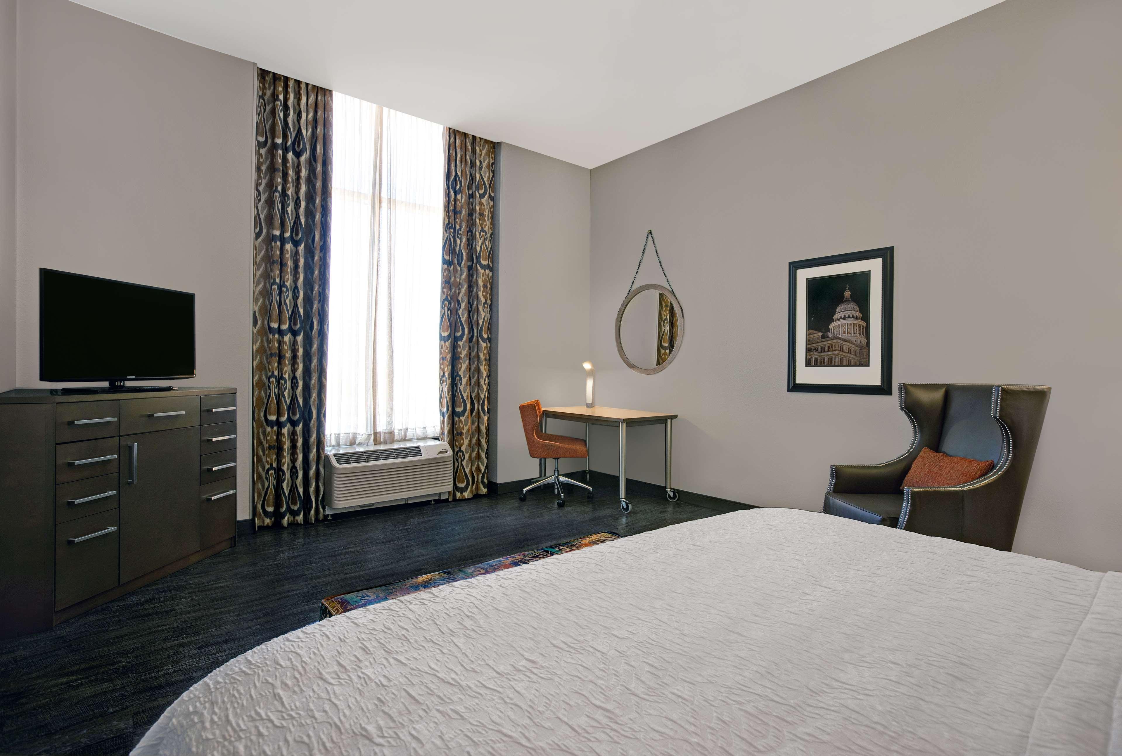 غرفة بسرير مزدوج، Hampton Inn & Suites Austin At The University / Capitol 2/5