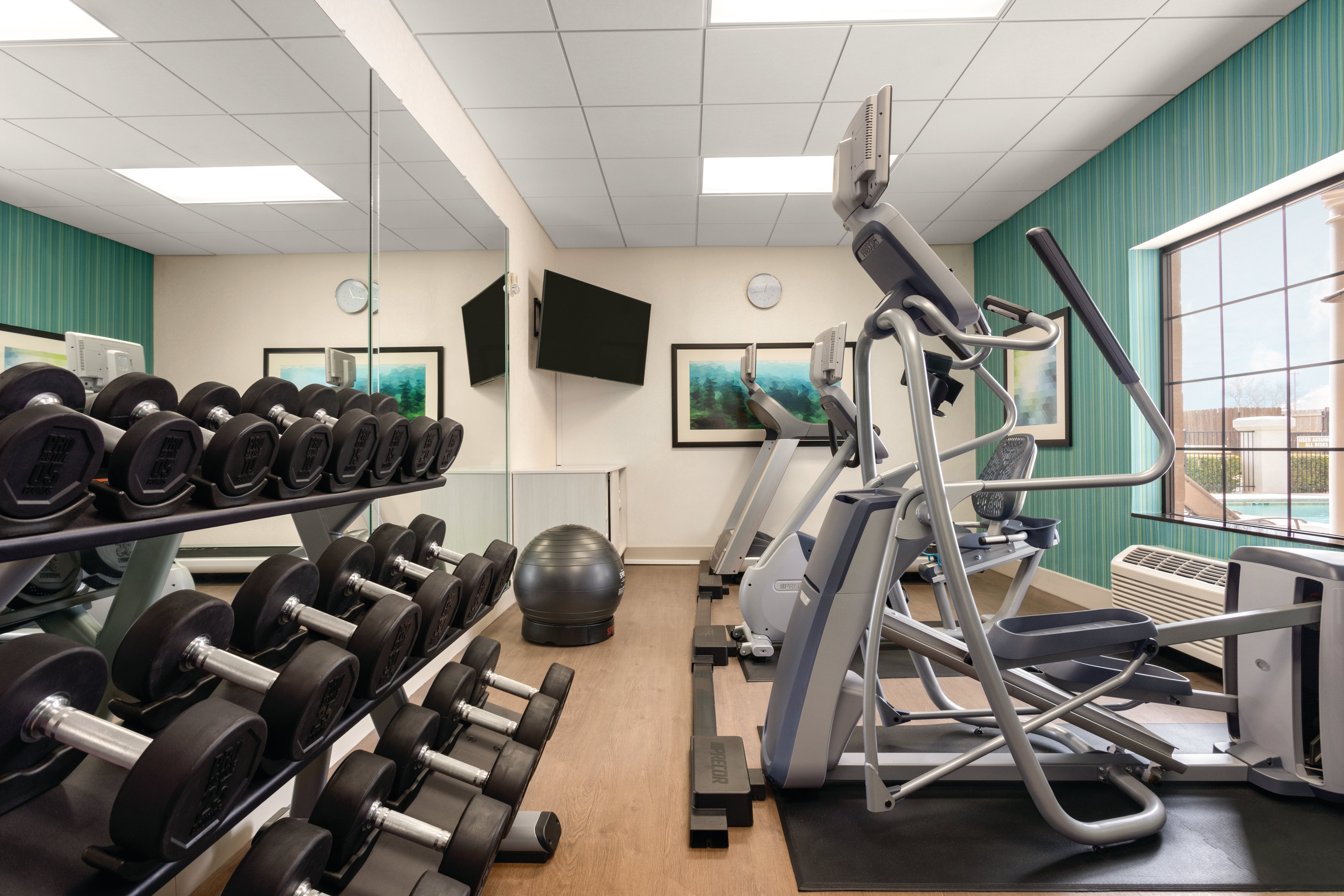 Holiday Inn Express Suites Lawton Fort Sill 35/54