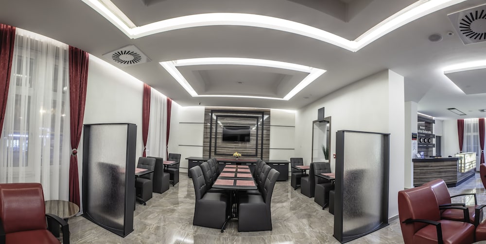 HOTEL THEATER BELGRADE 36/49