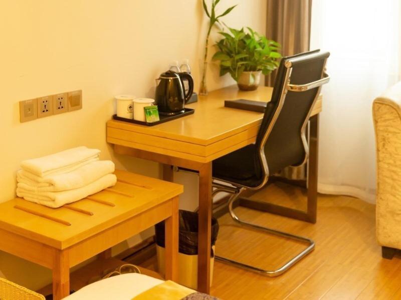 GreenTree Inn Xinyang Gushi County Liaocheng Avenue 14/18