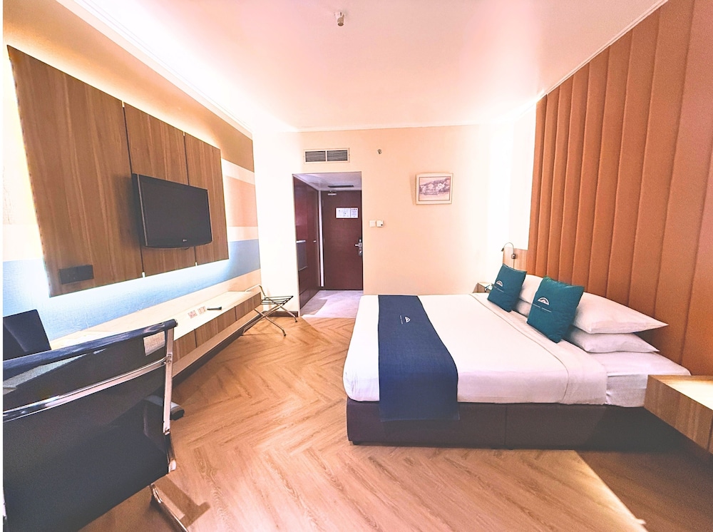 Standard King Room