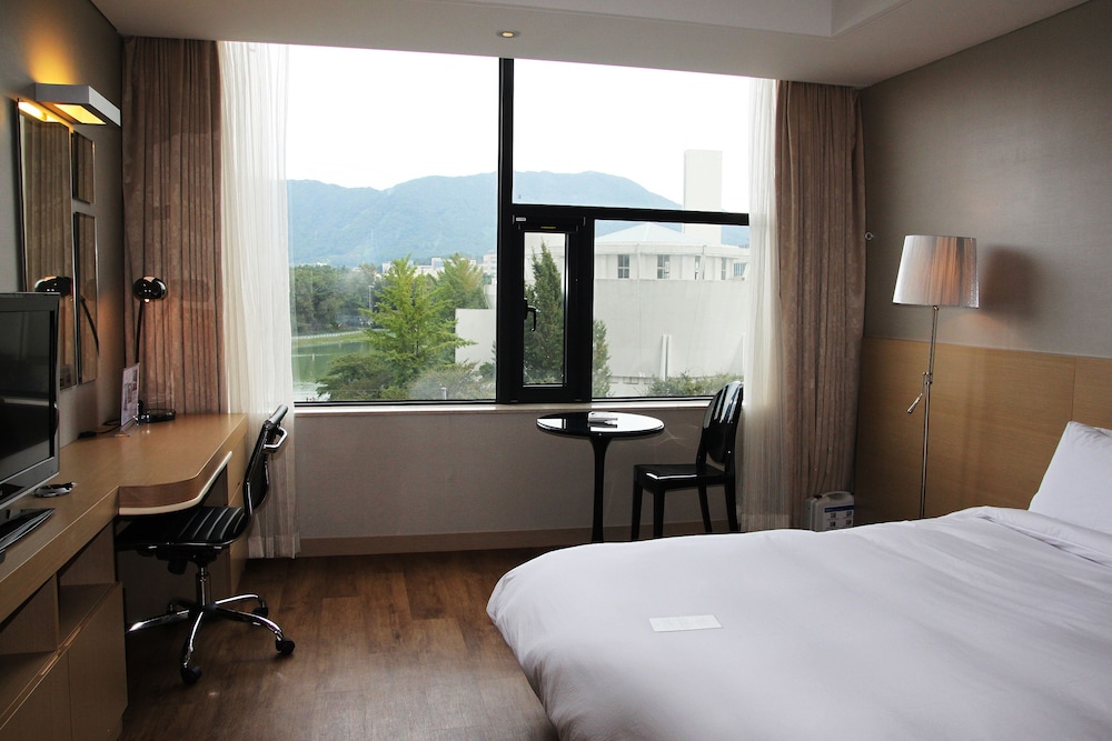Hotel Avenue 30/35